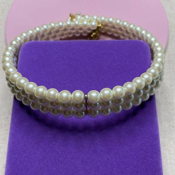 💛 Vintage Gold Plated Triple Strand Faux Pearl Choker Necklace - Picture 2 of 5